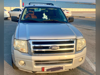 فورد  اكسبيديشن  اكس ال تي  2012  اوتوماتيك  371,000 كم  8 سلندر  دفع رباعي  اس يو في  رمادي