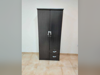 خزائن ودواليب الملابس والزينة - لايف ستايل  - خزائن  - أسود