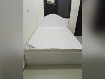 الأسّرة - لايف ستايل  - كوين  - أبيض  - متضمنة المرتبة