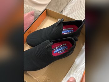 أحذية سكيتشرز  البوليستر  أسود مقاس 39  الصين  نسائي