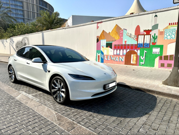 Tesla  Model 3  Long Range  2024  Automatic  28,500 Km  0 Cylinder  All Wheel Drive (AWD)  Sedan  White  With Warranty