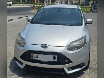 Ford  Focus  ST  2014  Manual  183,000 Km  4 Cylinder  Front Wheel Drive (FWD)  Hatchback  Silver