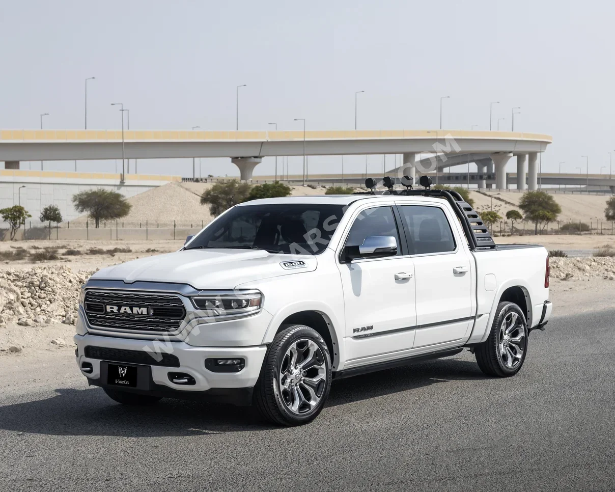 دودج  رام  لميتد  2023  اوتوماتيك  35,000 كم  8 سلندر  دفع رباعي  بيكب  أبيض  تحت الضمان