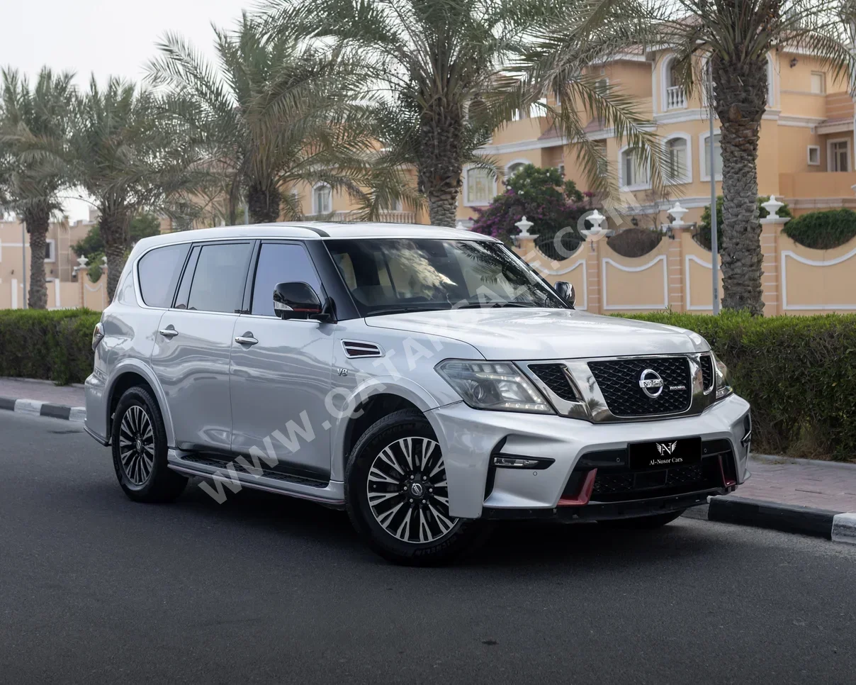 نيسان  باترول  نسمو  2018  اوتوماتيك  239,000 كم  8 سلندر  دفع رباعي  اس يو في  فضي و أسود