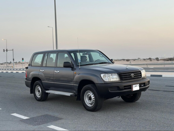 Toyota  Land Cruiser  G  2001  Manual  135,000 Km  6 Cylinder  Four Wheel Drive (4WD)  SUV  Dark Gray