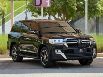 تويوتا  لاند كروزر  في اكس ار  2021  اوتوماتيك  161,000 كم  8 سلندر  دفع رباعي  اس يو في  أسود