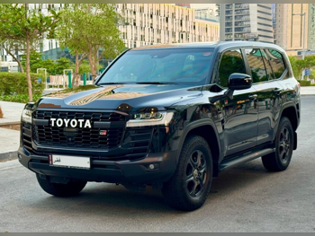 تويوتا  لاند كروزر  جي ار سبورت توين تيربو  2023  اوتوماتيك  31,000 كم  6 سلندر  دفع رباعي  اس يو في  أسود  تحت الضمان