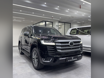 تويوتا  لاند كروزر  في اكس ار توين توربو  2022  اوتوماتيك  123,000 كم  6 سلندر  دفع رباعي  اس يو في  أسود