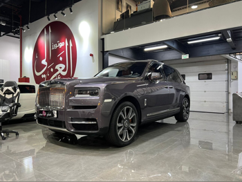 رولز - رويس  كولينان  2020  اوتوماتيك  39,000 كم  12 سلندر  دفع رباعي  اس يو في  رمادي