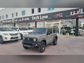 سوزوكي  جمني  2026  اوتوماتيك  700 كم  4 سلندر  دفع رباعي  اس يو في  رمادي غامق  تحت الضمان