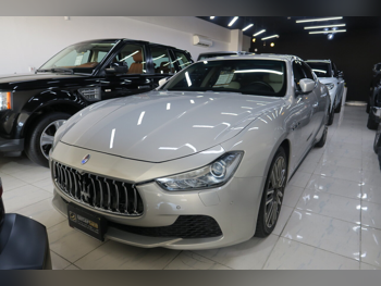 مزاراتي  جيبلي  2016  اوتوماتيك  112,000 كم  6 سلندر  دفع خلفي  سيدان  ذهبي