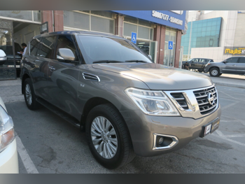 نيسان  باترول  ال اي  2017  اوتوماتيك  162,000 كم  8 سلندر  دفع رباعي  اس يو في  رمادي