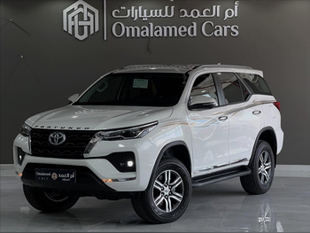 Toyota  Fortuner  SR5  2024  Automatic  6,500 Km  6 Cylinder  Four Wheel Drive (4WD)  SUV  White  With Warranty