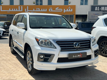 Lexus  LX  570 S  2015  Automatic  138,000 Km  8 Cylinder  Four Wheel Drive (4WD)  SUV  White