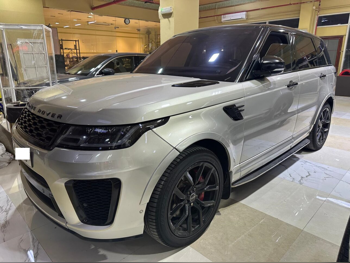 Land Rover  Range Rover  Vogue SE  2015  Automatic  150,000 Km  8 Cylinder  Four Wheel Drive (4WD)  SUV  Gold