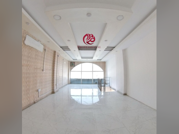 Commercial Shops - Not Furnished  - Doha  For Rent  - Fereej Bin Mahmoud