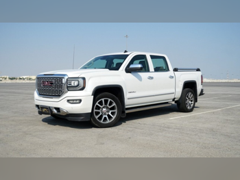 جي ام سي  سييرا  دينالي  2016  اوتوماتيك  168,000 كم  8 سلندر  دفع رباعي  بيكب  أبيض