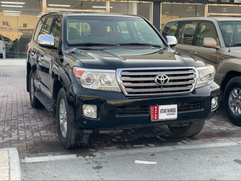 تويوتا  لاند كروزر  في اكس ار  2015  اوتوماتيك  293,000 كم  8 سلندر  دفع رباعي  اس يو في  أسود