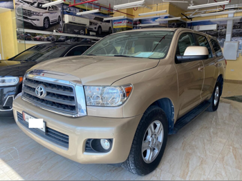 Toyota  Sequoia  2015  Automatic  300,000 Km  8 Cylinder  Four Wheel Drive (4WD)  SUV  Gold