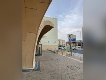 محلات تجارية - غير مفروشة  - الدوحة  للايجار  - مشيرب