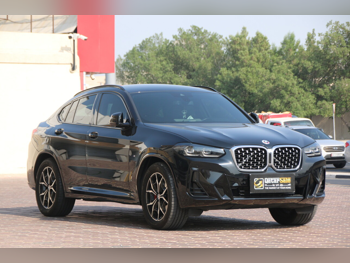 بي ام دبليو  الفئة - اكس  اكس 4  2022  اوتوماتيك  82,000 كم  4 سلندر  دفع رباعي  اس يو في  أسود  تحت الضمان