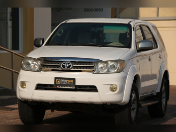 Toyota  Fortuner  2011  Automatic  339,000 Km  4 Cylinder  Four Wheel Drive (4WD)  SUV  White