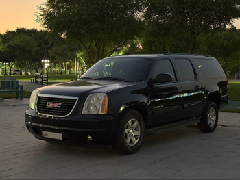 جي ام سي  يوكون  اكس إل  2013  اوتوماتيك  200,000 كم  8 سلندر  دفع رباعي  اس يو في  أسود