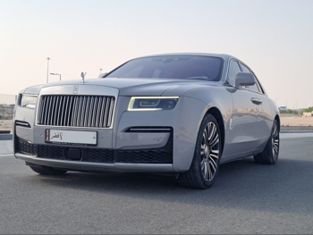 رولز - رويس  غوست  2022  اوتوماتيك  14,700 كم  12 سلندر  دفع كلي مستمر  سيدان  رمادي  تحت الضمان