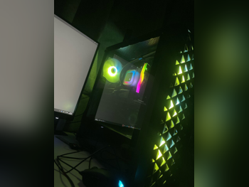 صناديق الكمبيوتر دارك فلاش  زجاج صلب  يأتي مع مراوح  ضمان \  أي تي اكس ميد تاور  أسود  اي تي اكس