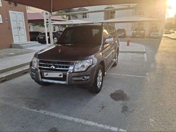 ميتسوبيشي  باجيرو  3.5  2015  اوتوماتيك  130,000 كم  6 سلندر  دفع رباعي  اس يو في  بني