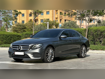 مرسيدس - بنز  اي - كلاس  400  2017  اوتوماتيك  103,000 كم  6 سلندر  دفع خلفي  سيدان  رمادي