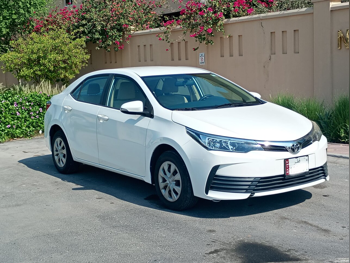 تويوتا  كورولا  2019  اوتوماتيك  105,000 كم  4 سلندر  سحب امامي  سيدان  أبيض