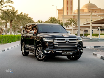 Toyota  Land Cruiser  VXR Twin Turbo  2023  Automatic  25,000 Km  6 Cylinder  Four Wheel Drive (4WD)  SUV  Black  With Warranty