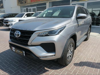Toyota  Fortuner  2022  Automatic  138,000 Km  4 Cylinder  Four Wheel Drive (4WD)  SUV  Gray
