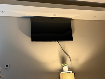 تلفاز تي سي ال  - 55 بوصة  - 4 كي او الترا اتش دي  - تلفاز ذكي