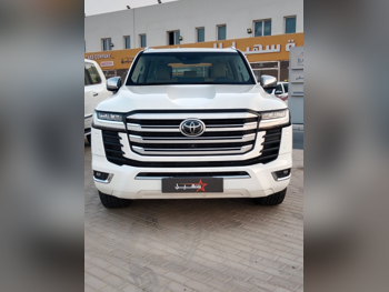 Toyota  Land Cruiser  VXR Twin Turbo  2022  Automatic  79,000 Km  6 Cylinder  Four Wheel Drive (4WD)  SUV  White