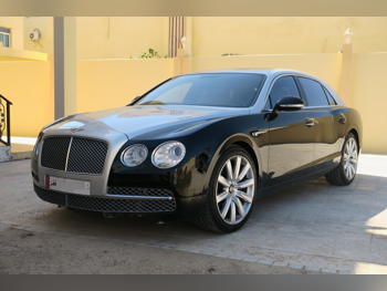 بنتلي  كونتيننتل  فلاينج سبور  2015  اوتوماتيك  213,000 كم  12 سلندر  دفع كلي مستمر  سيدان  أسود و فضي