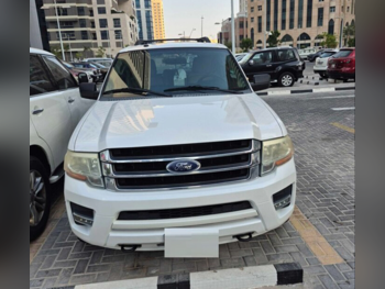 فورد  اكسبيديشن  اكس ال تي  2016  اوتوماتيك  100,000 كم  6 سلندر  دفع رباعي  اس يو في  أبيض