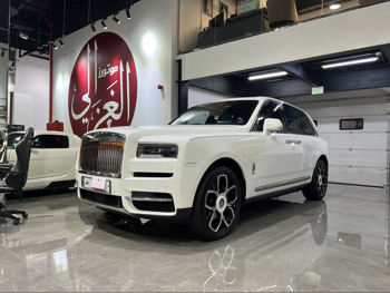 رولز - رويس  كولينان  2021  اوتوماتيك  48,000 كم  12 سلندر  دفع رباعي  اس يو في  أبيض