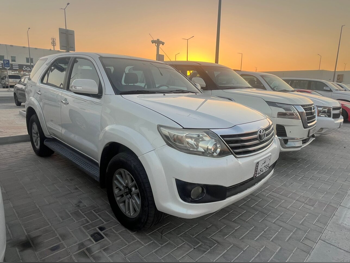 Toyota  Fortuner  SR5  2013  Automatic  250,000 Km  6 Cylinder  Four Wheel Drive (4WD)  SUV  White