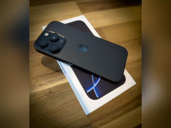 هواتف نقالة ابل  - ايفون 16  - برو  - أسود  - 256 جيجابايت  - تحت الضمان