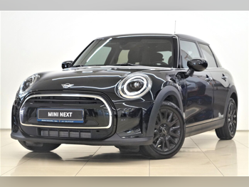 Mini  Cooper  2024  Automatic  36,000 Km  4 Cylinder  Front Wheel Drive (FWD)  Hatchback  Black  With Warranty