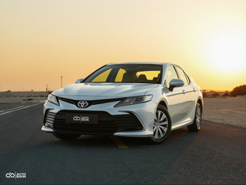 تويوتا  كامري  أل اي  2023  اوتوماتيك  33,000 كم  4 سلندر  سحب امامي  سيدان  بيج  تحت الضمان