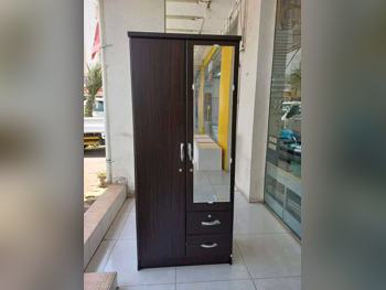 خزائن ودواليب الملابس والزينة - لايف ستايل  - خزائن  - أسود