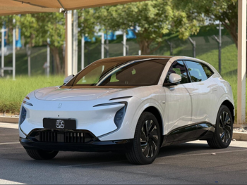 افاتر  07  2025  اوتوماتيك  900 كم  0 سلندر  دفع كلي مستمر  اس يو في  أبيض