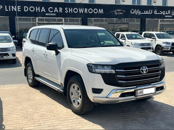 تويوتا  لاند كروزر  جي اكس  2022  اوتوماتيك  131,000 كم  6 سلندر  دفع رباعي  اس يو في  أبيض