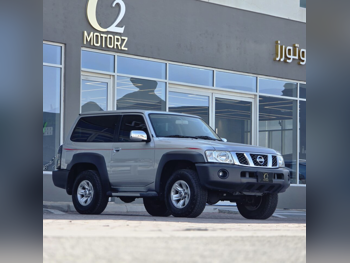 نيسان  باترول  سفاري  2015  اوتوماتيك  50,000 كم  6 سلندر  دفع رباعي  اس يو في  فضي