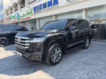 تويوتا  لاند كروزر  جي اكس ار توين توربو  2024  اوتوماتيك  46,000 كم  6 سلندر  دفع رباعي  اس يو في  أسود  تحت الضمان