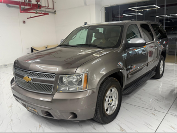Chevrolet  Suburban  2013  Automatic  215,000 Km  8 Cylinder  Four Wheel Drive (4WD)  SUV  Brown