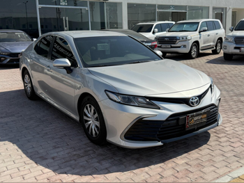 تويوتا  كامري  جي ال  2024  اوتوماتيك  28,000 كم  4 سلندر  سحب امامي  سيدان  فضي  تحت الضمان